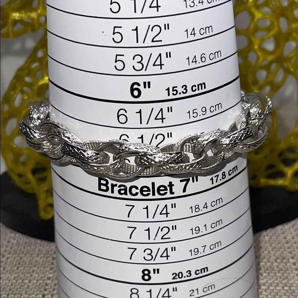 Vintage Gorgeous Silver tone Monet chunky multi link Bracelet size 6.5